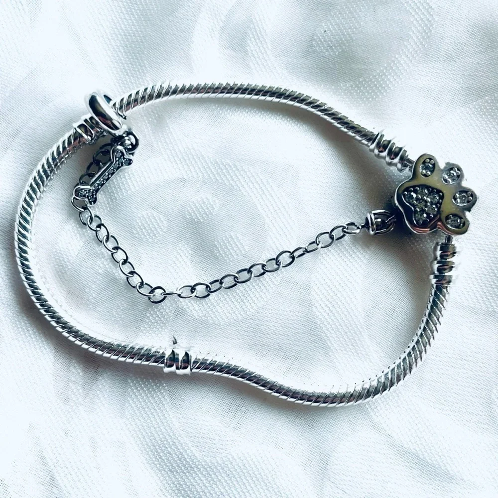 🐾NWT Paw & Bone Safety Chain Charm Bangle Bracelet✨